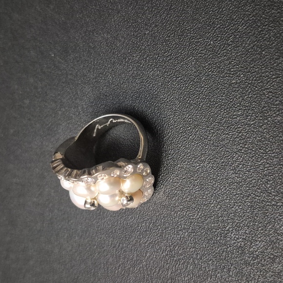 Lustrous Pearl and Silver Cluster Ring - Picture 4 of 6
